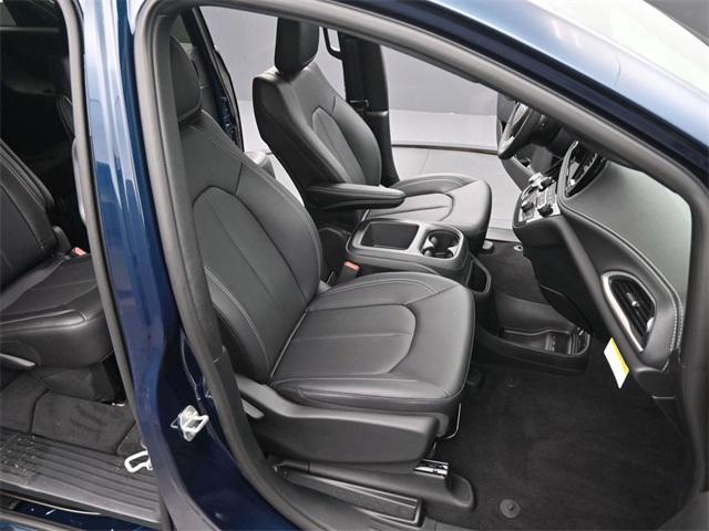 new 2025 Chrysler Pacifica car, priced at $40,115