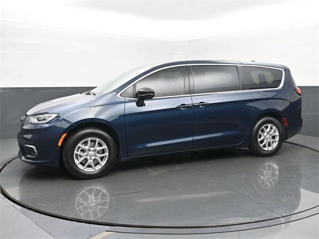 new 2025 Chrysler Pacifica car, priced at $40,115