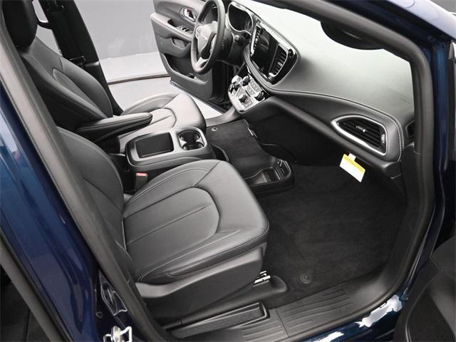 new 2025 Chrysler Pacifica car, priced at $40,115