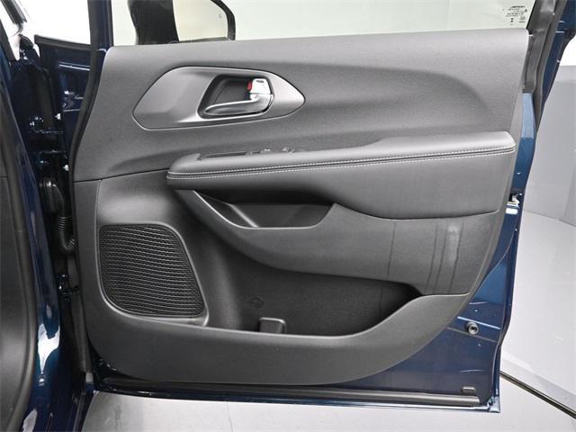 new 2025 Chrysler Pacifica car, priced at $40,115