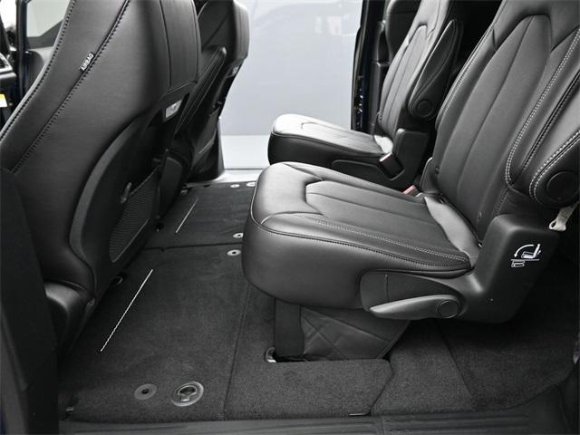 new 2025 Chrysler Pacifica car, priced at $40,115