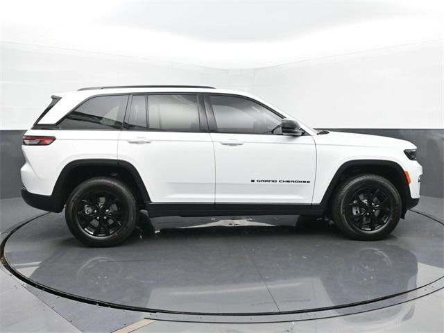 new 2025 Jeep Grand Cherokee car, priced at $41,157