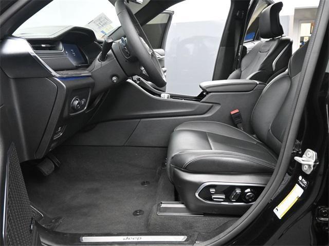 new 2024 Jeep Grand Cherokee L car, priced at $61,638