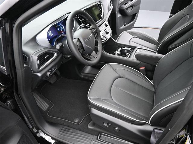 new 2025 Chrysler Pacifica Hybrid car, priced at $53,756