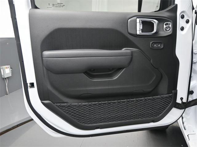 new 2025 Jeep Wrangler car, priced at $46,741