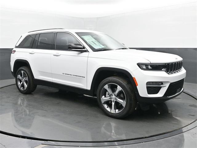 new 2025 Jeep Grand Cherokee car, priced at $44,002