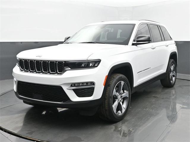 new 2025 Jeep Grand Cherokee car, priced at $47,002