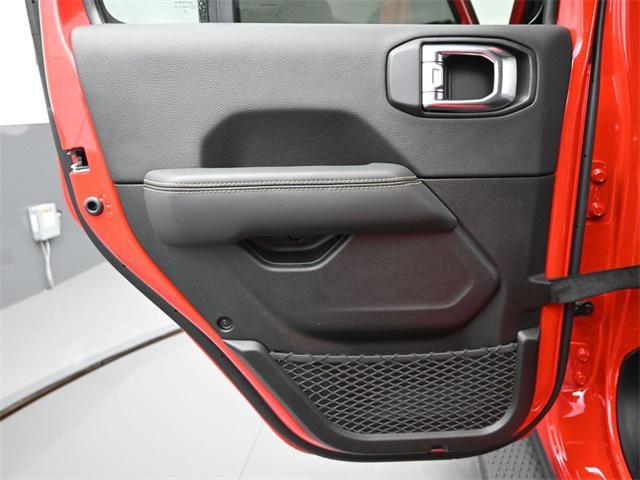 new 2025 Jeep Wrangler car, priced at $51,574