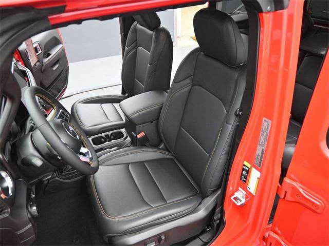new 2025 Jeep Wrangler car, priced at $51,574