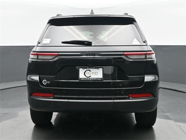 new 2025 Jeep Grand Cherokee car, priced at $42,900