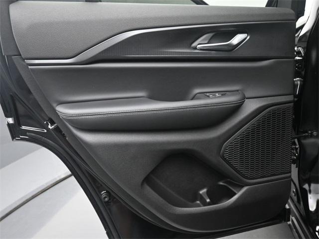 new 2025 Jeep Grand Cherokee car, priced at $42,900