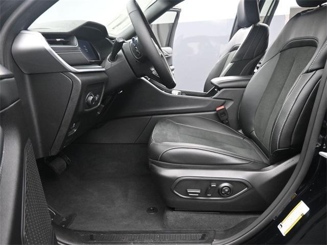 new 2025 Jeep Grand Cherokee car, priced at $42,900