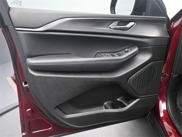 new 2025 Jeep Grand Cherokee car, priced at $42,900