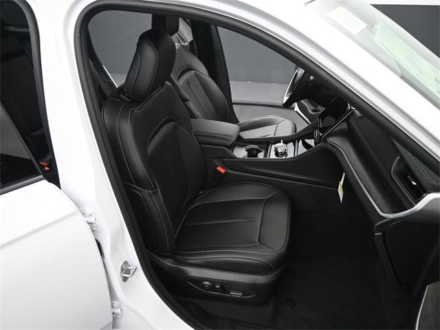 new 2025 Jeep Grand Cherokee car, priced at $46,241