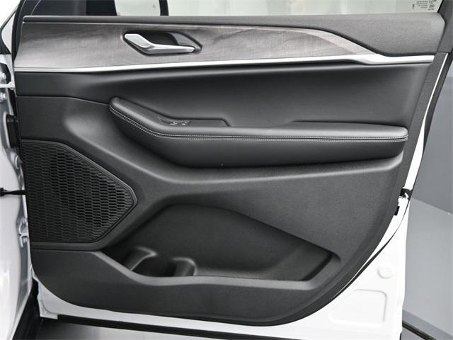 new 2025 Jeep Grand Cherokee car, priced at $46,241