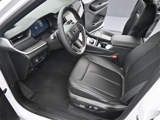 new 2025 Jeep Grand Cherokee car, priced at $46,241