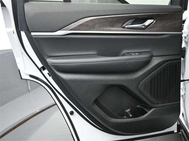 new 2025 Jeep Grand Cherokee car, priced at $46,241