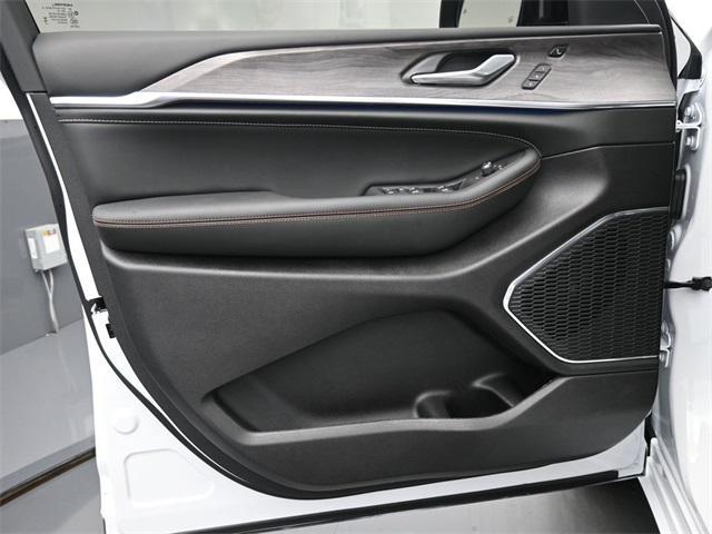 new 2025 Jeep Grand Cherokee car, priced at $58,121