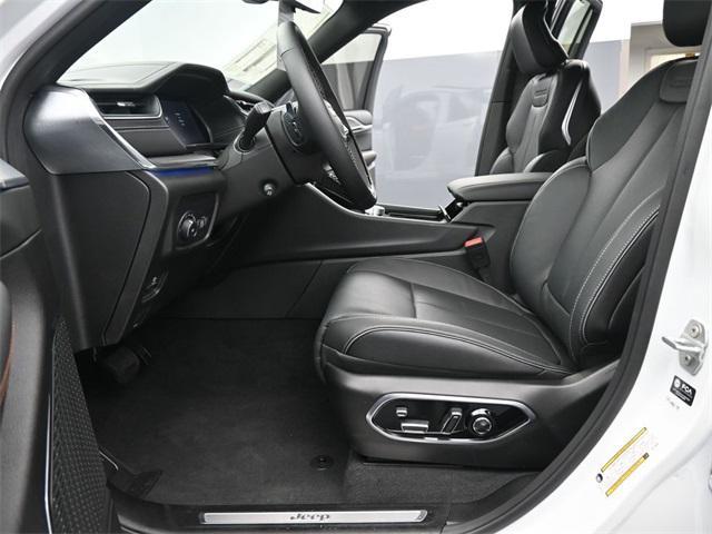 new 2025 Jeep Grand Cherokee car, priced at $58,121