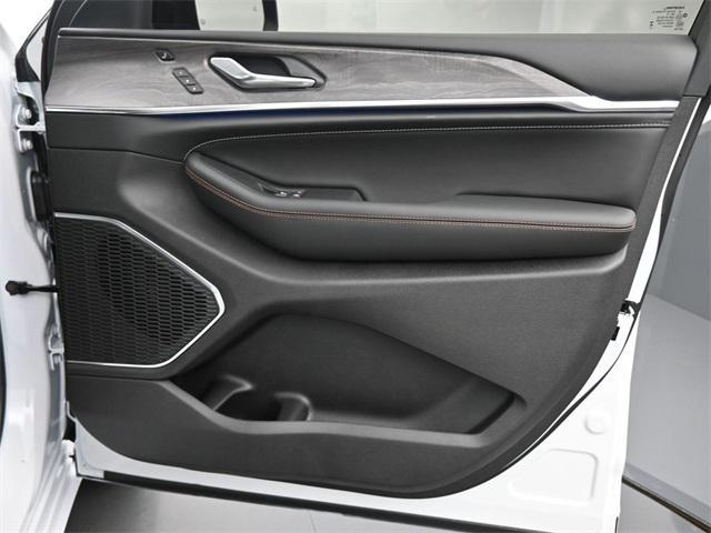 new 2025 Jeep Grand Cherokee car, priced at $58,121