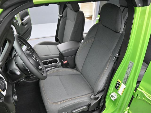 new 2025 Jeep Wrangler car, priced at $52,670