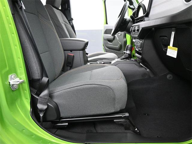 new 2025 Jeep Wrangler car, priced at $52,670