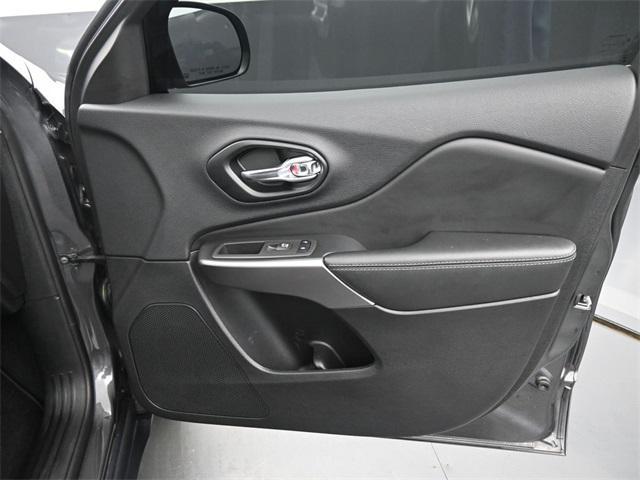 used 2022 Jeep Cherokee car, priced at $16,995