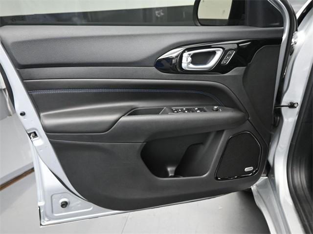 new 2025 Jeep Compass car, priced at $37,129