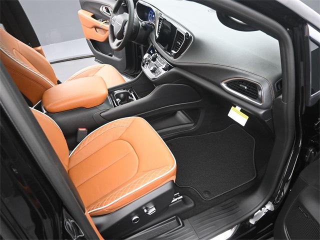 new 2025 Chrysler Pacifica car, priced at $55,541