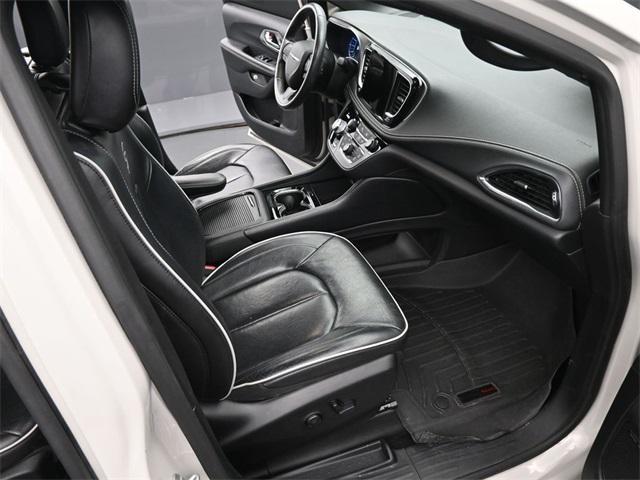 used 2021 Chrysler Pacifica Hybrid car, priced at $24,995
