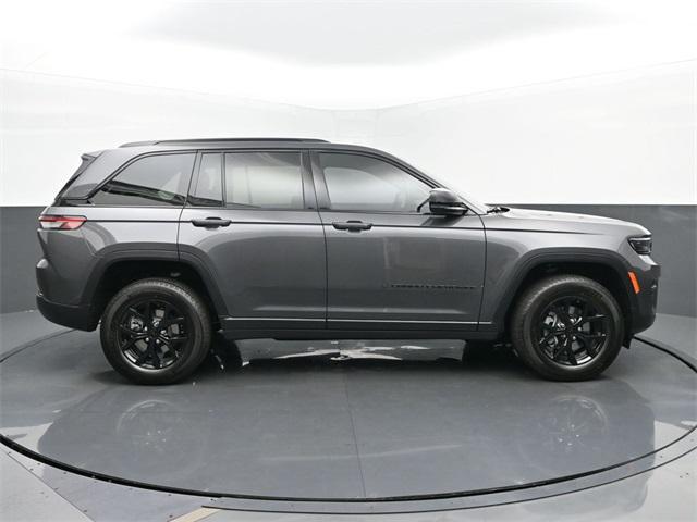 new 2025 Jeep Grand Cherokee car, priced at $41,666