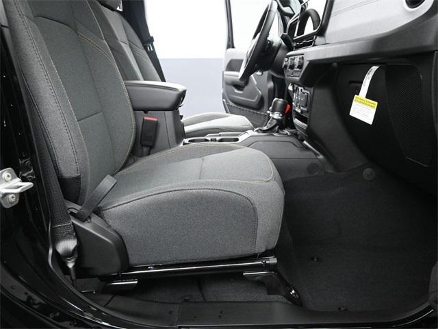 new 2025 Jeep Wrangler car, priced at $43,936