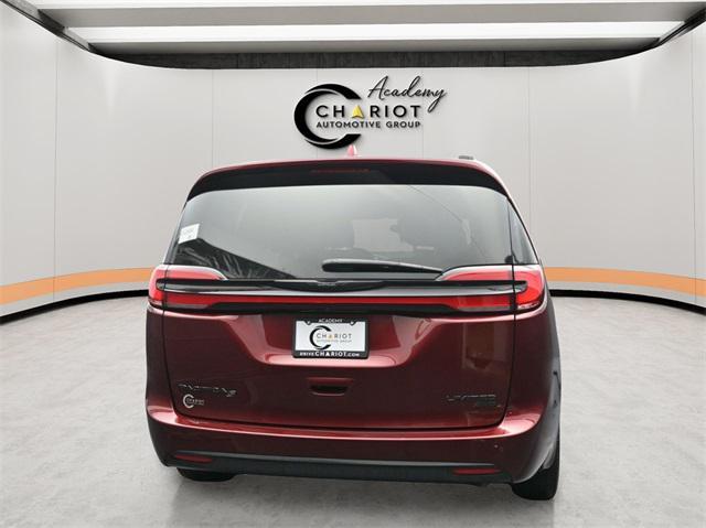 used 2022 Chrysler Pacifica car, priced at $35,137