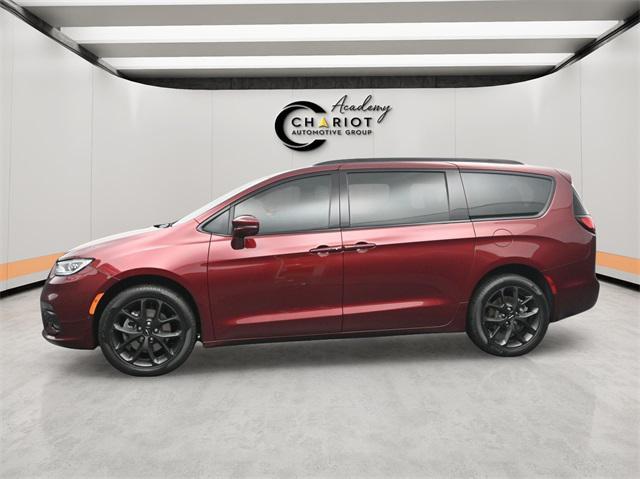 used 2022 Chrysler Pacifica car, priced at $35,137