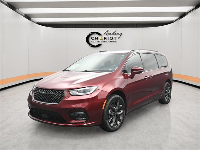 used 2022 Chrysler Pacifica car, priced at $35,137