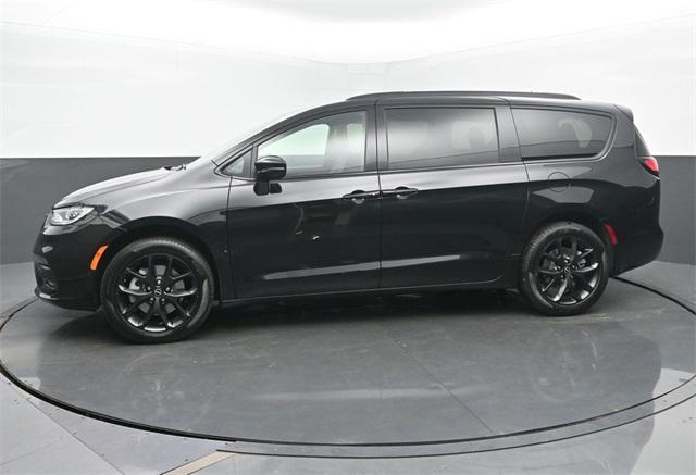 new 2026 Chrysler Pacifica car, priced at $57,345