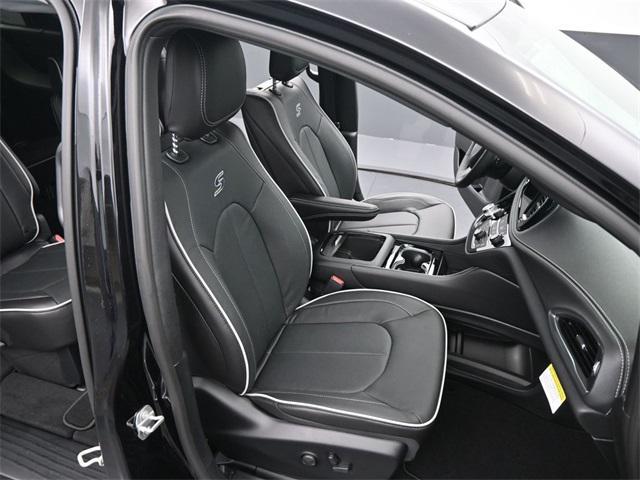 new 2026 Chrysler Pacifica car, priced at $57,345