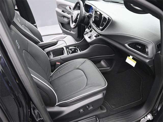 new 2026 Chrysler Pacifica car, priced at $57,345