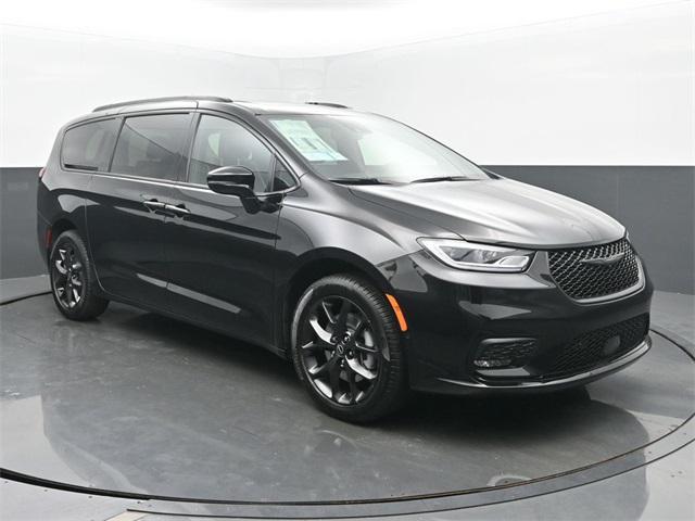 new 2026 Chrysler Pacifica car, priced at $57,345