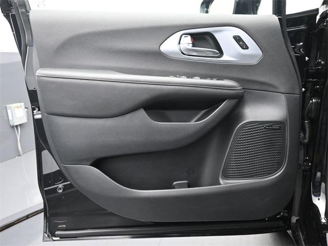 new 2026 Chrysler Pacifica car, priced at $57,345