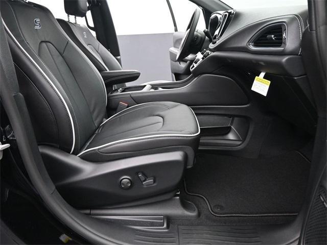 new 2026 Chrysler Pacifica car, priced at $57,345