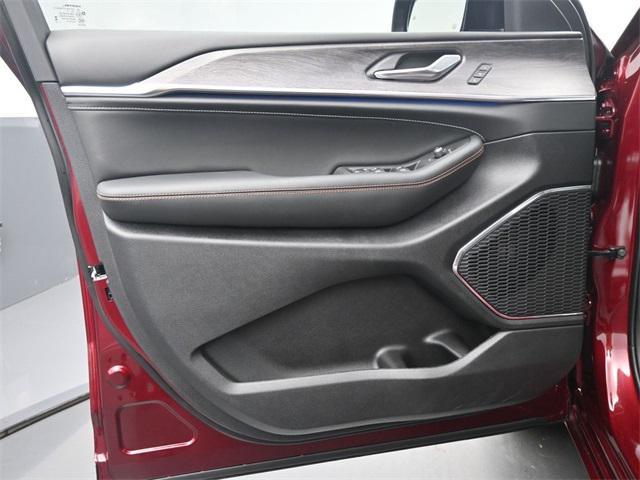 new 2025 Jeep Grand Cherokee L car, priced at $60,080