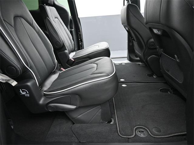 new 2025 Chrysler Pacifica car, priced at $50,958