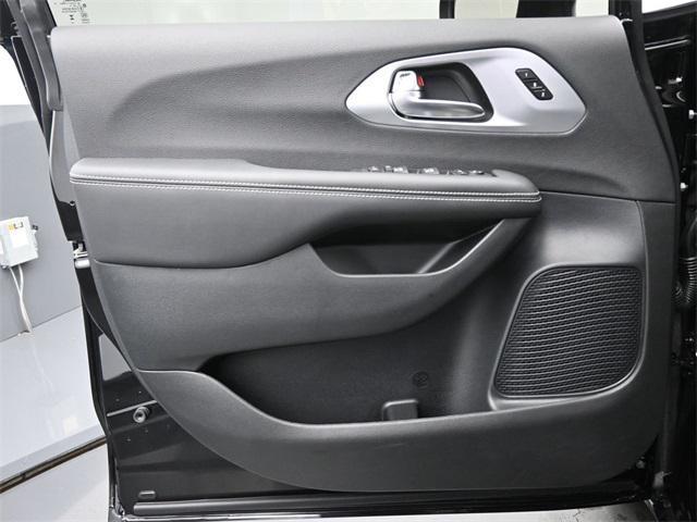 new 2025 Chrysler Pacifica car, priced at $50,958