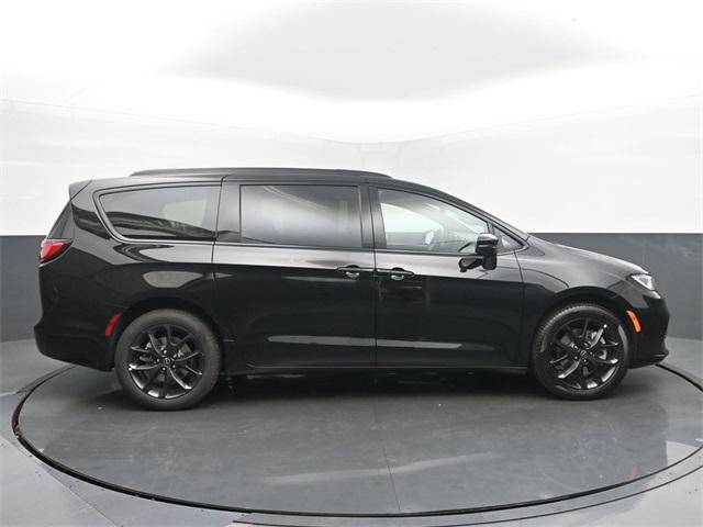 new 2026 Chrysler Pacifica car, priced at $44,890