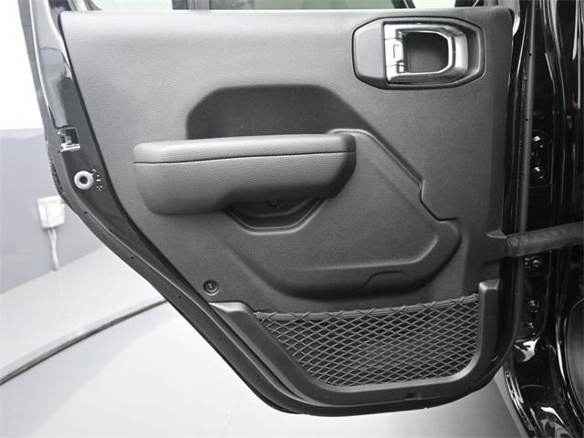 new 2025 Jeep Wrangler car, priced at $52,670
