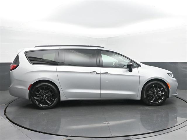 new 2026 Chrysler Pacifica car, priced at $45,099