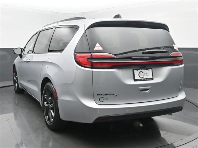 new 2026 Chrysler Pacifica car, priced at $45,099