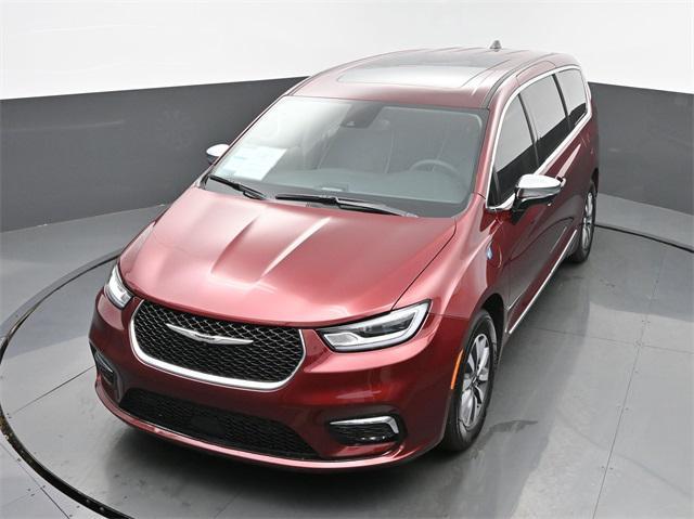 used 2023 Chrysler Pacifica Hybrid car, priced at $36,995