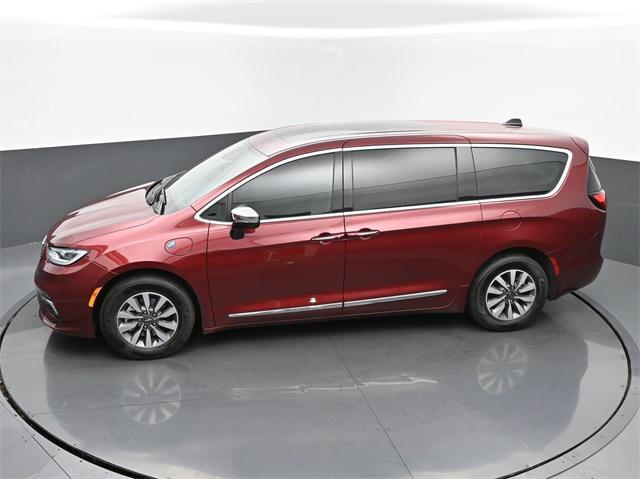 used 2023 Chrysler Pacifica Hybrid car, priced at $36,995